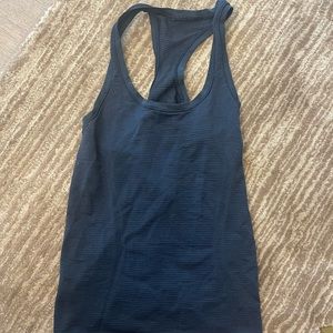 Lululemon razorback navy tank size 6